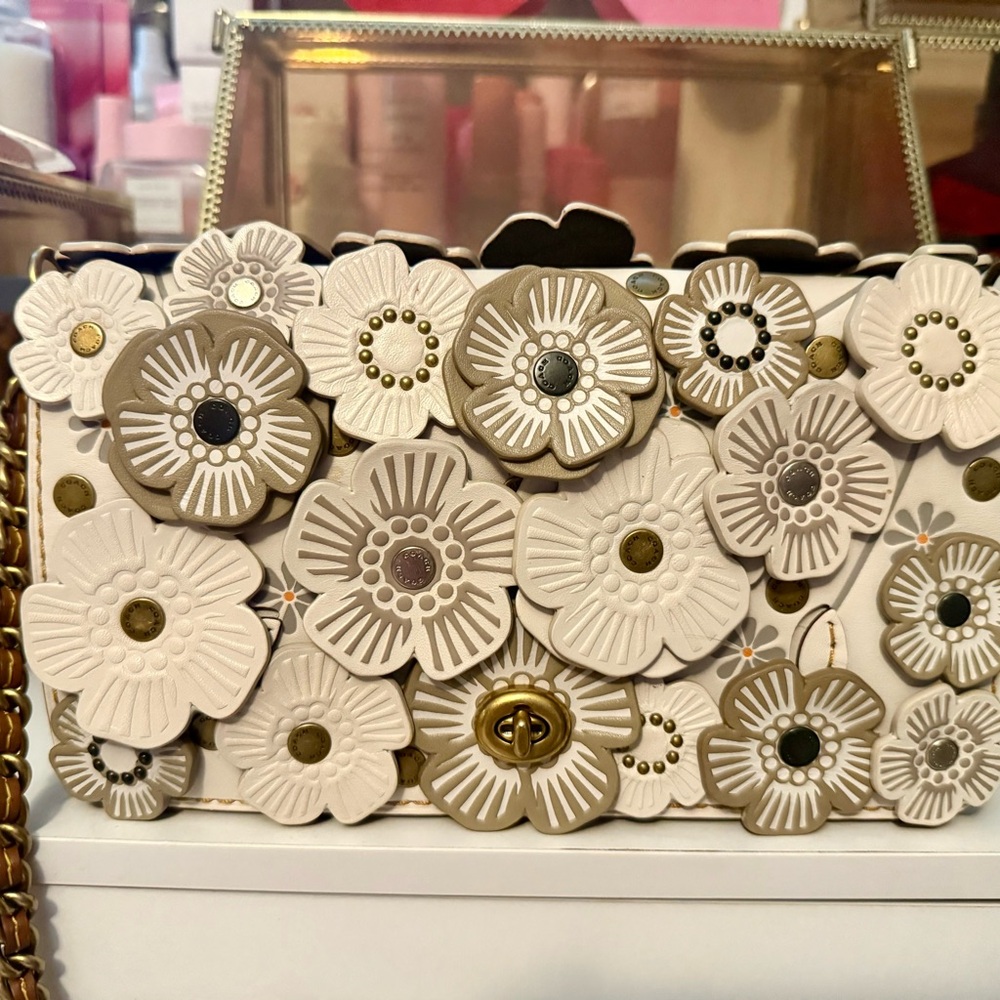 Coach Dinky Tea Rose- Rare-